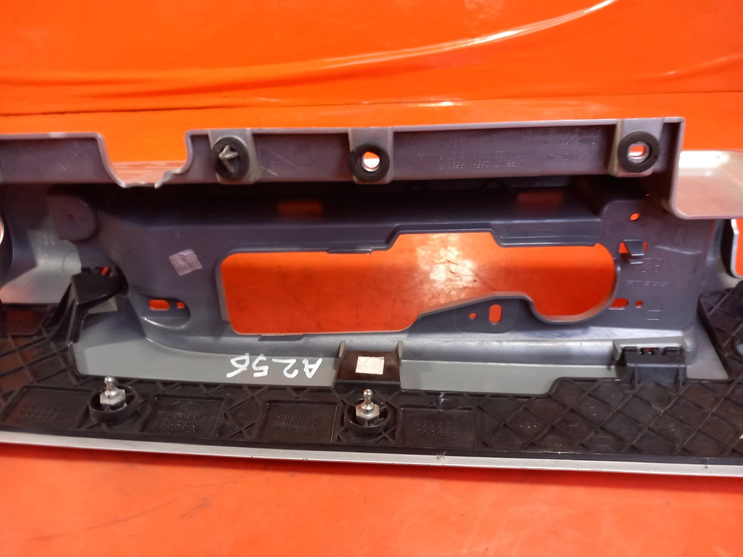 Renault Trafic III Sl27 2016 Tail Light Trim Rear Right Silver 265A19592R A256 - Image 9