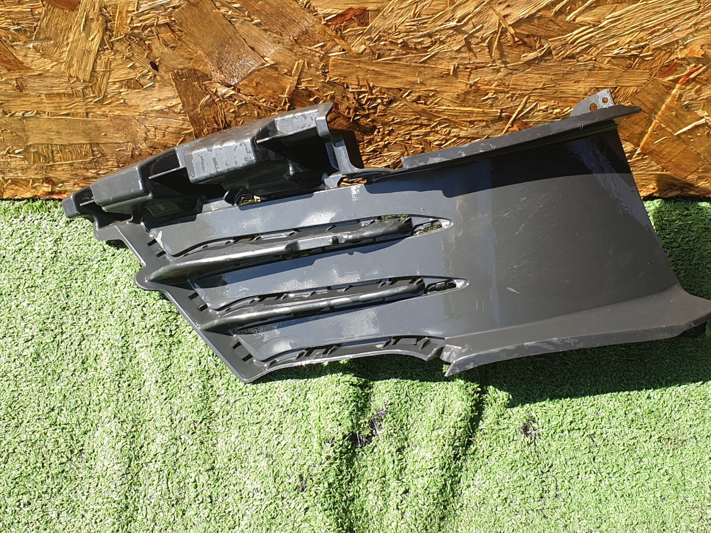 CUPRA BORN V2 Ev 2023 FRONT RIGHT LOWER AIR DUCT 10E807884B Warranty A209 - Image 1