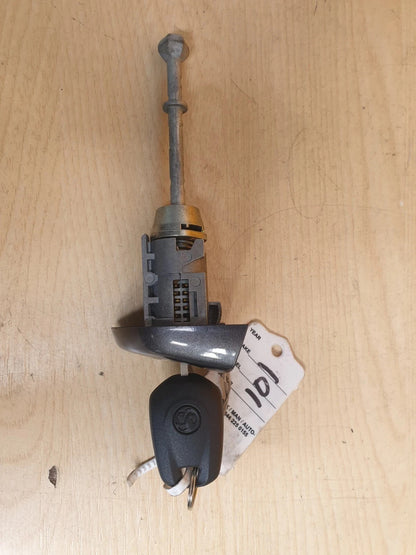 ✅Vauxhall Corsa 1.2 Petrol 2021 Barrel Door Lock Switch w/Key Warranty A005 - Image 3