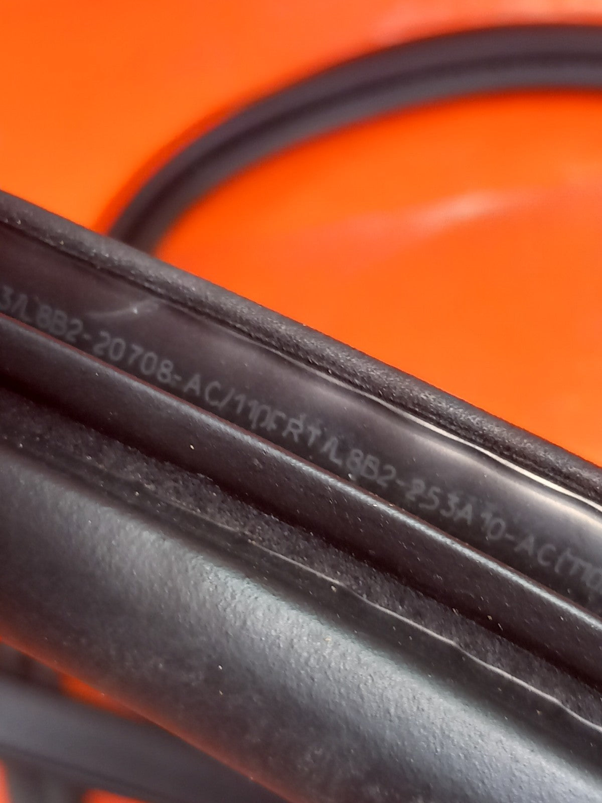 Land Rover Defender L663 3.0 Diesel 2025 Rear Right Door Seal Rubber L8B220708AC - Image 7