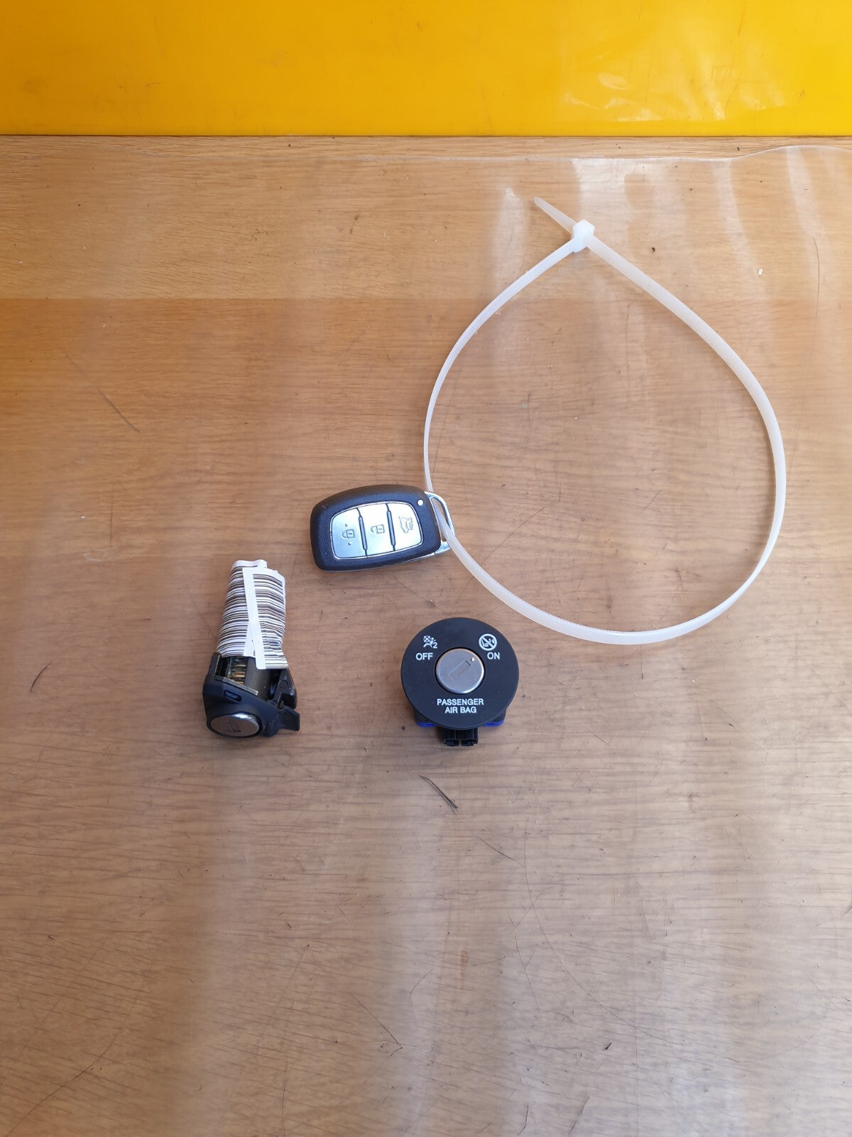 ✅2022 HYUNDAI I20 MK3 1.0P DOOR LOCK & KEY FOB + WARRANTY A181 - Image 1