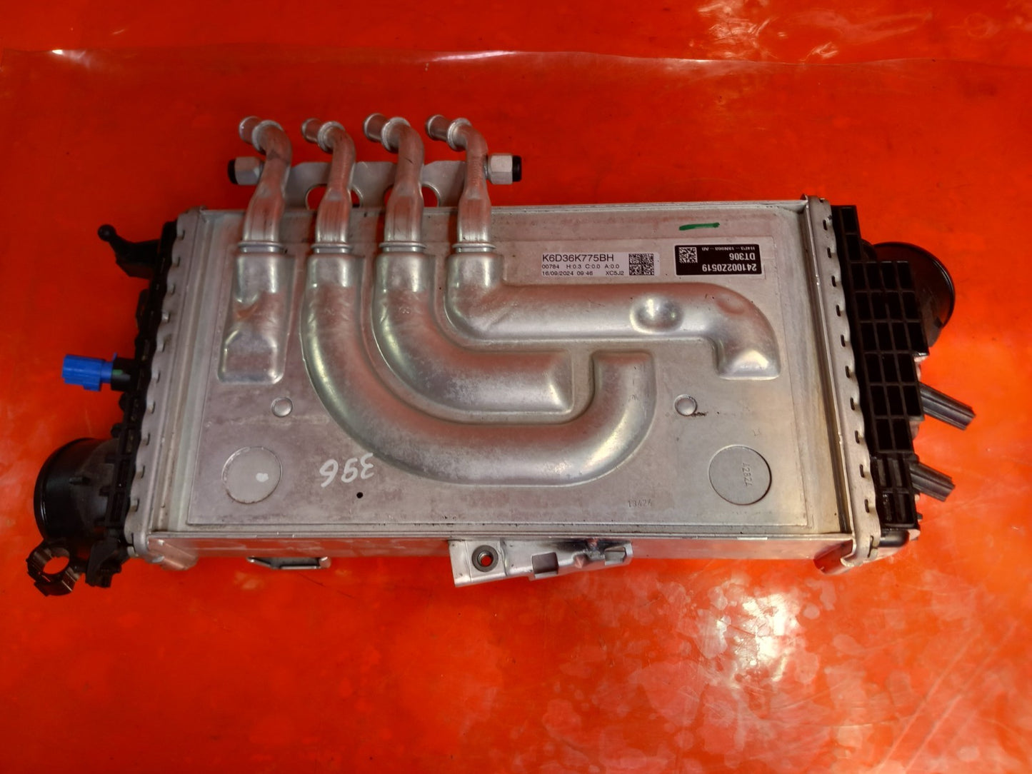 Land Rover Defender L663 3.0 Diesel 2025 Intercooler Radiator K6D36K775BH A396 - Image 8