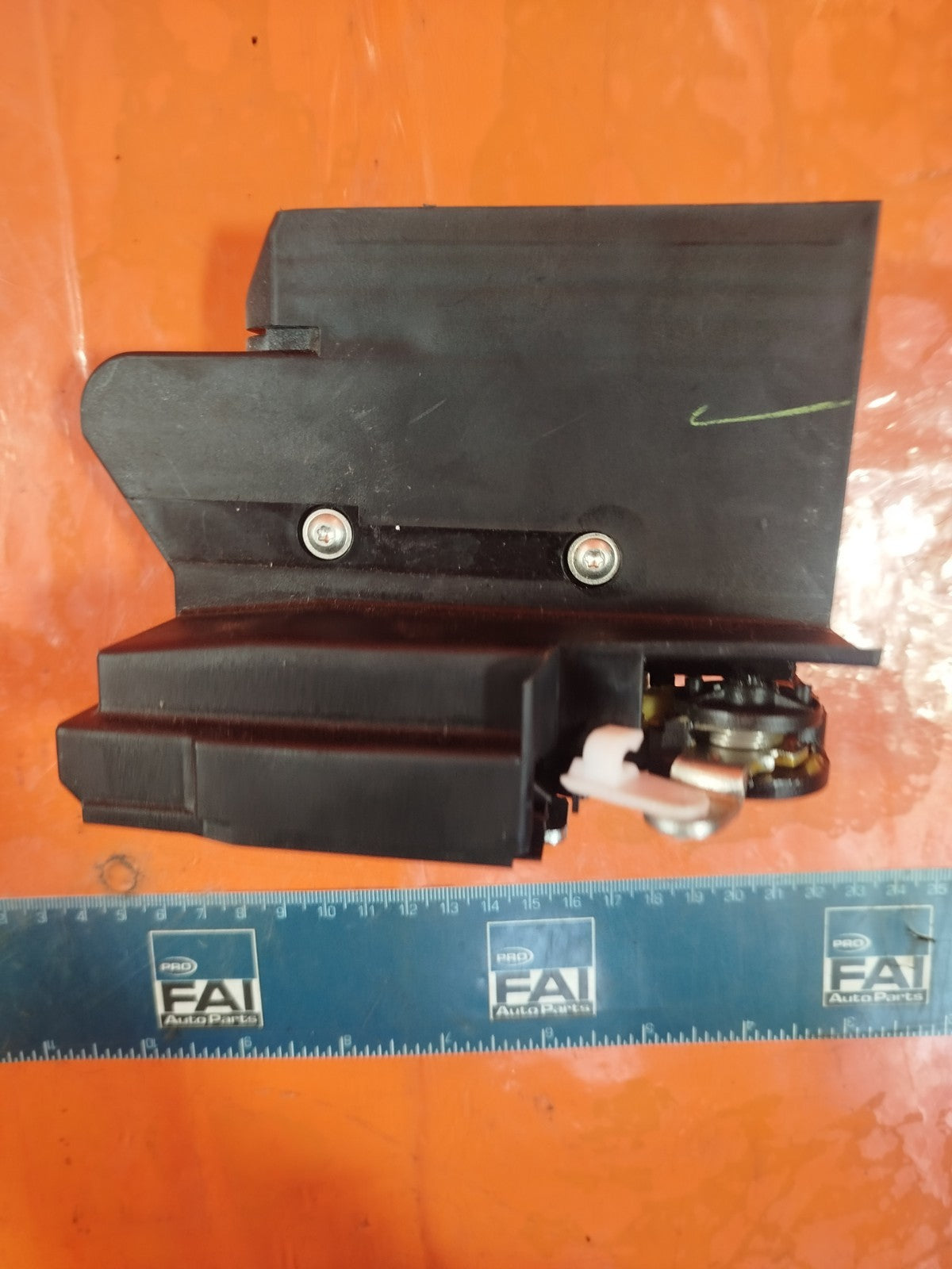 ✅2024 DACIA DUSTER JOURNEY DOOR LOCK REAR RIGHT + WARRANTY A364 - Image 1