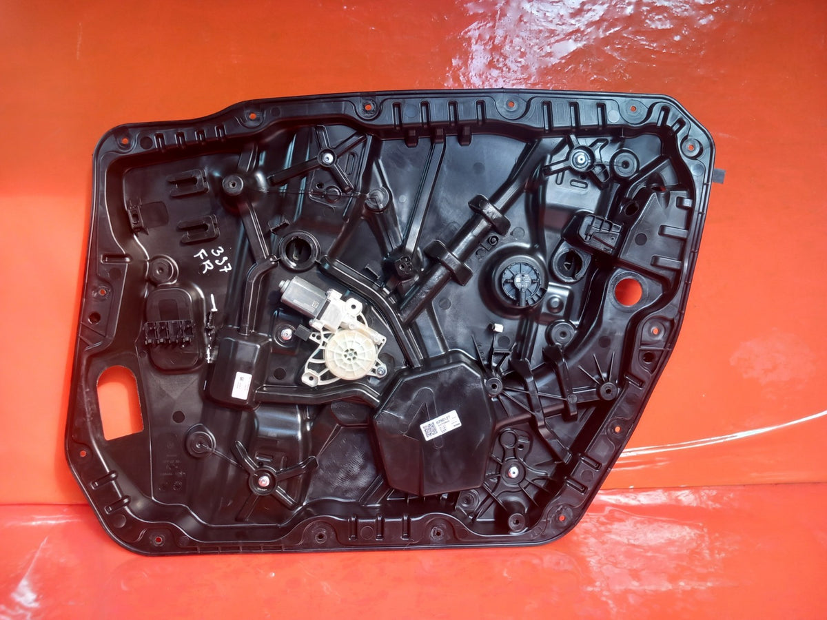 Mercedes W167 450D 3.0 Diesel 2025 Front Right Window Regulator A1677230500 A397 - Image 2