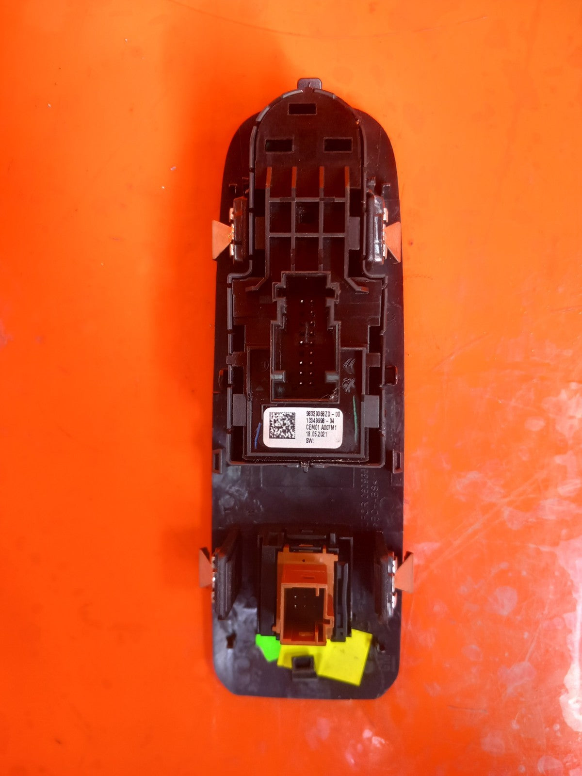 Citroen Berlingo 650 1.5 Diesel 2021 Front Right Window Switch 98329368ZD A415 - Image 9