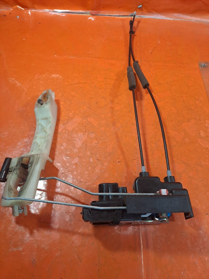 ✅SSANGYONG KORANDO 2.2 DIESEL 2015 FRONT RIGHT DOOR LOCK MECHANISM Warranty A337 - Image 1