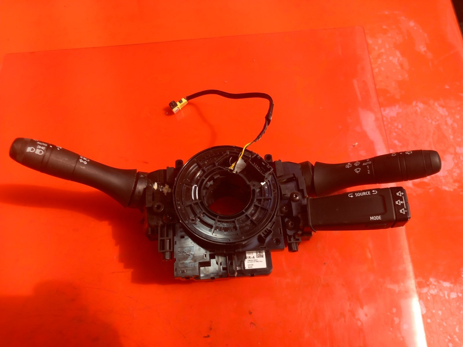 Renault Captur 1.6 Petrol 2023 Wiper Indicator Control Switch Stalk Squib A392 - Image 2