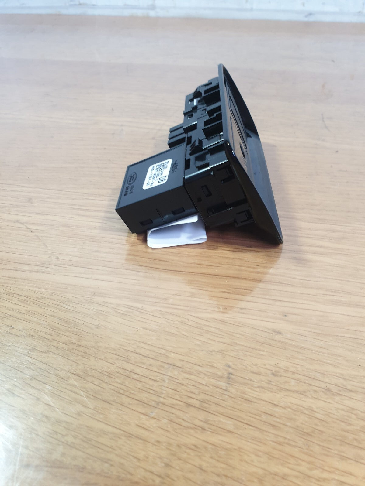 ✅JAGUAR F-PACE X761 2017 TAILGATE OPEN LANE ASSIST CONTROL SWITCH PANEL A196 - Image 5