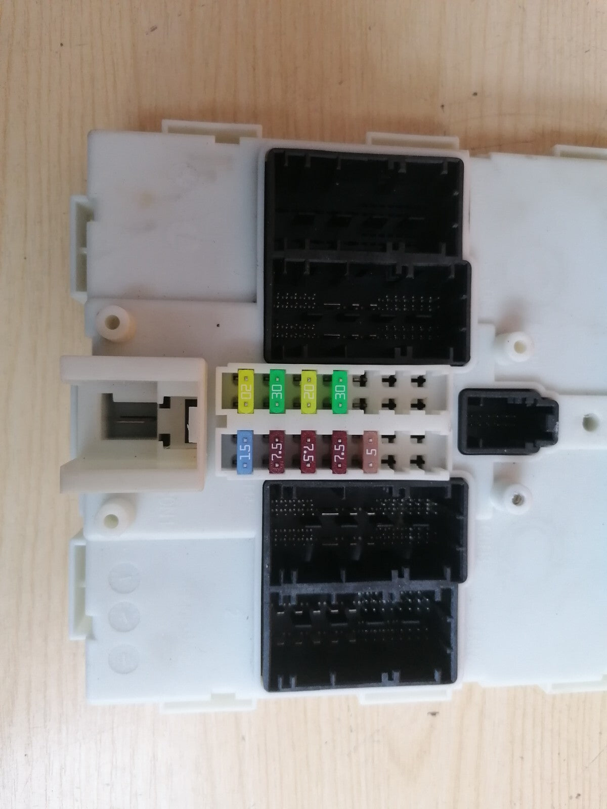 BMW 1 SERIES F20 2014 2.0 DIESEL LEAR COMFORT CONTROL MODULE 116RI001052 X00 - Image 4