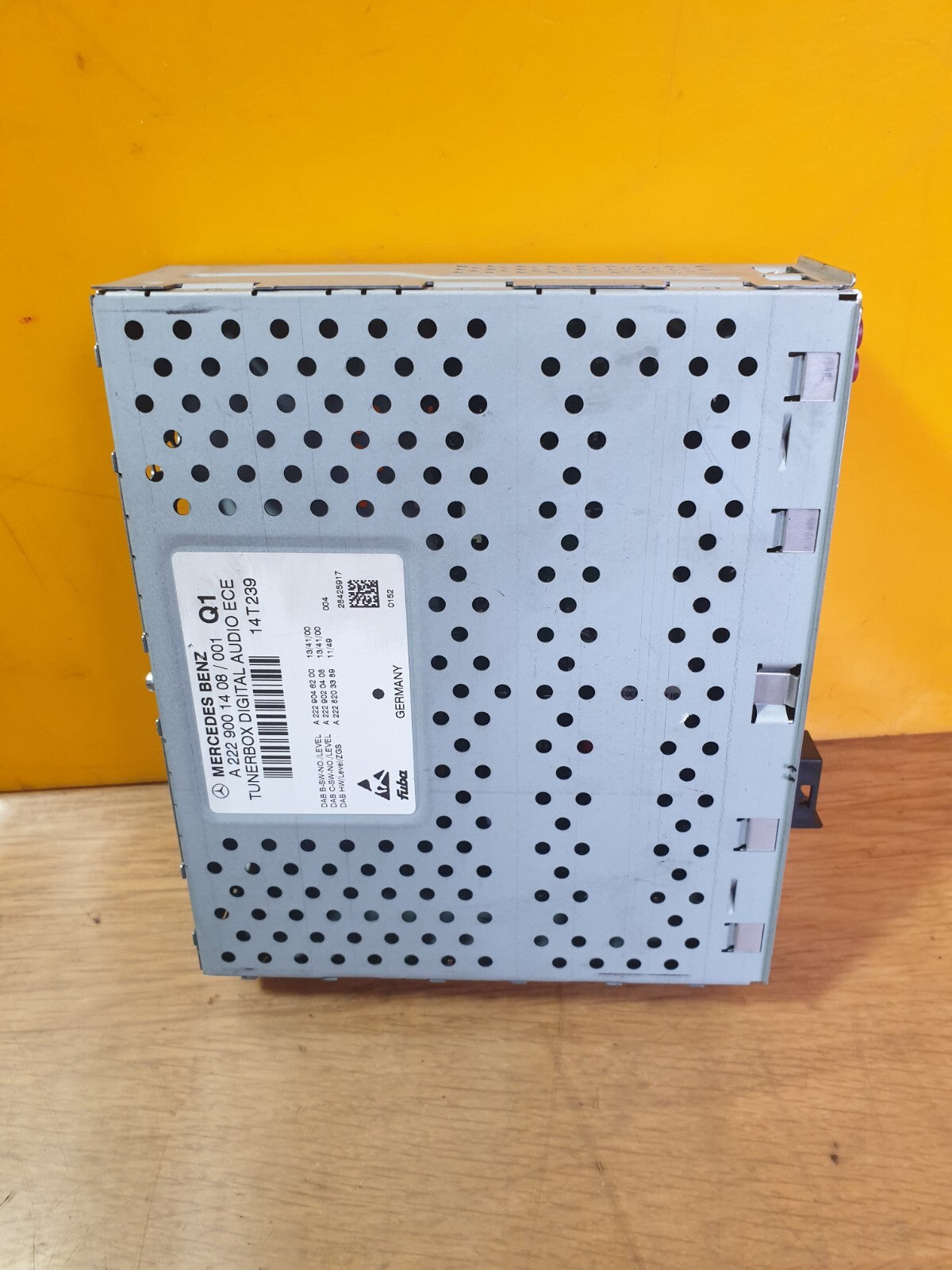 ✅Mercedes C Class W205 2014 Rear Tuner Digital Radio Control Unit A2229001408 - Image 5