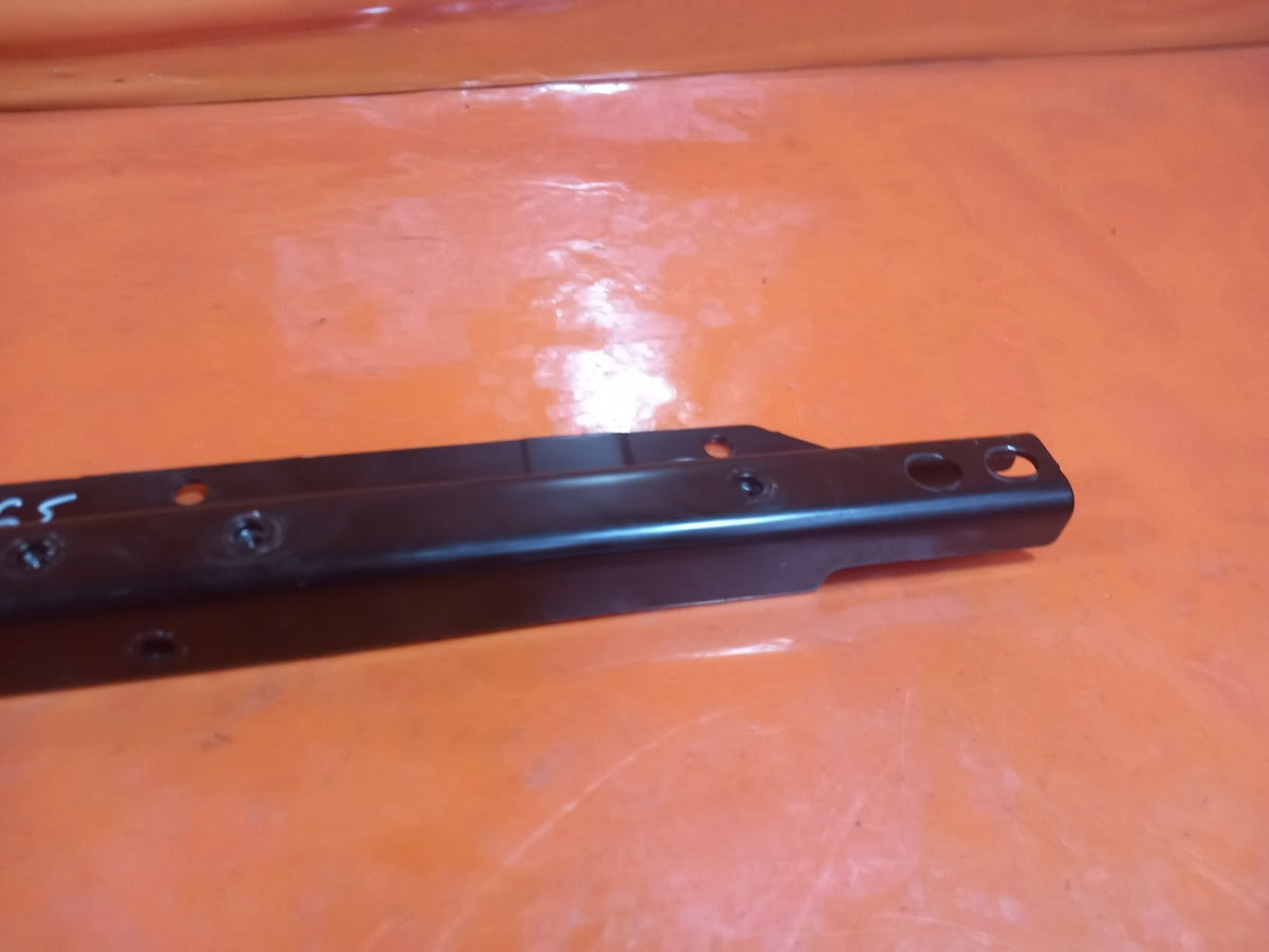 Land Rover Defender L663 3.0 Diesel 2025 Engine Bay Brace Support Beam A396 - Image 7