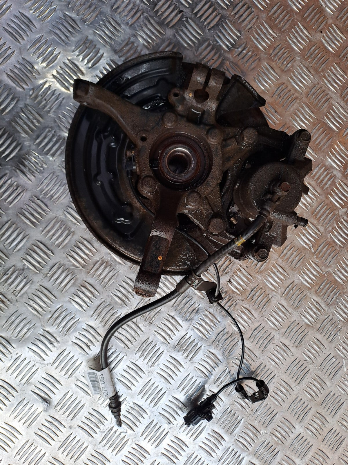 ✅2016 SSANGYONG TIVOLI ELX FRONT RIGHT WHEEL HUB + WARRANTY A279 - Image 2