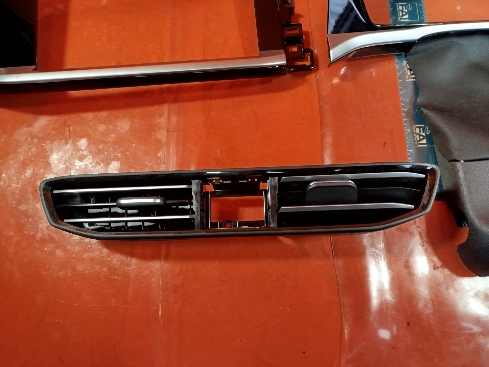 ✅2024 FORD GRAND TOURNEO CONNECT AIR VENT DASHBOARD TRIM SET 2KF858070C A341 - Image 3