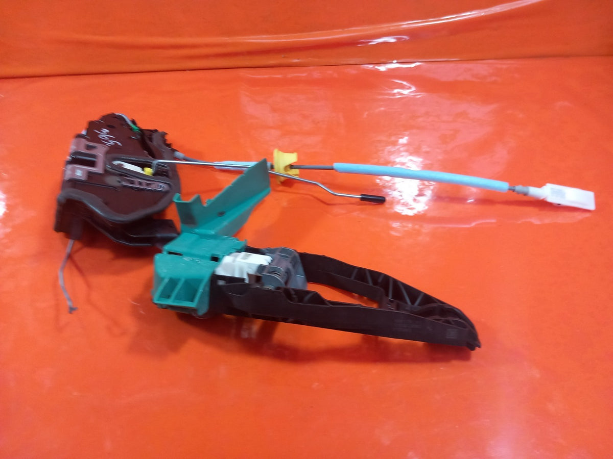 BMW F40 116D 1.5 Diesel 2021 Front Right Door Lock 7956148 Warranty A365 - Image 4