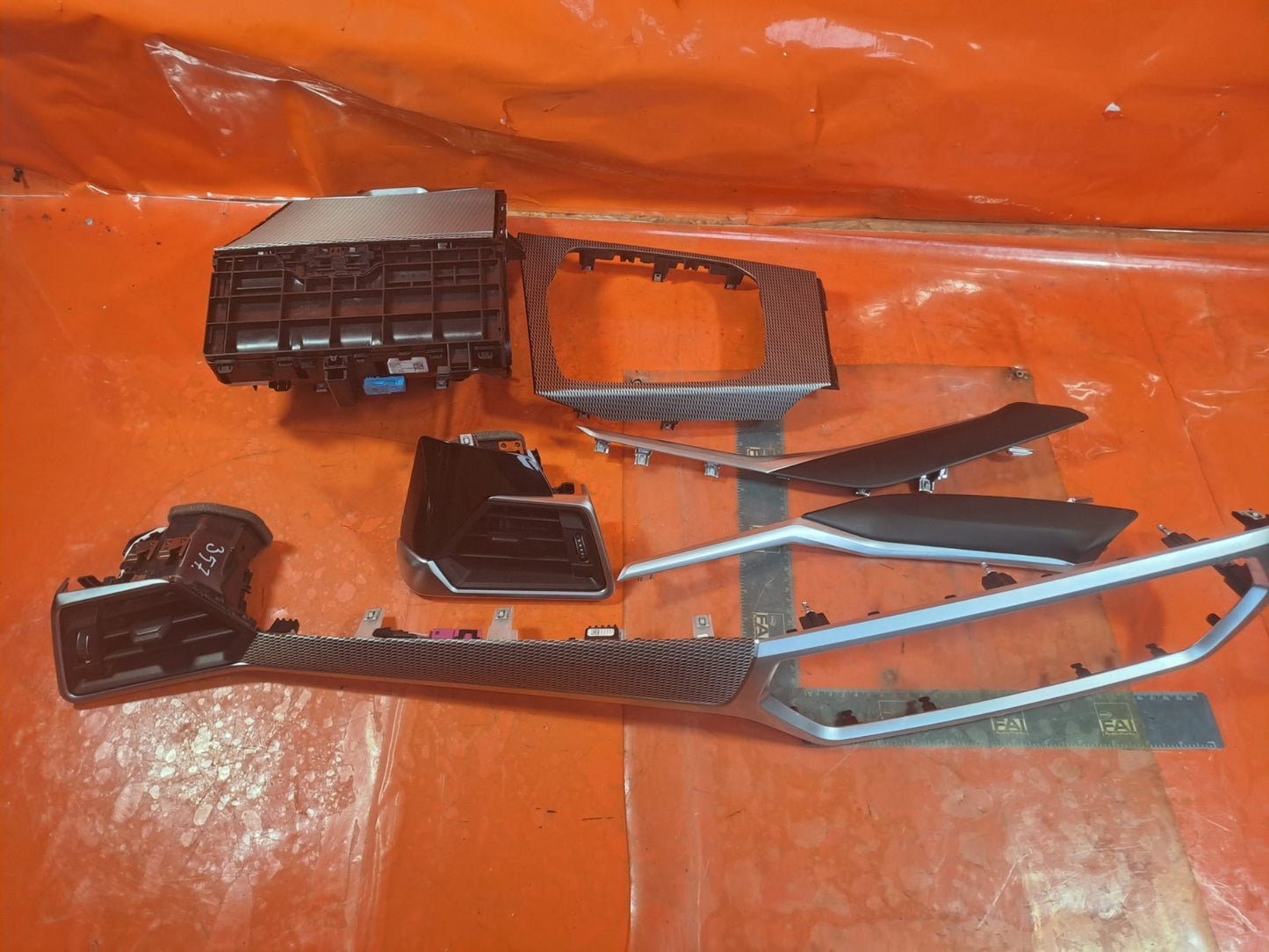 ✅2021 BMW 3 SERIES G20 M SPORT INTERIOR TRIM AIR VENTS 6806797 9P5A0F07901 - Image 1