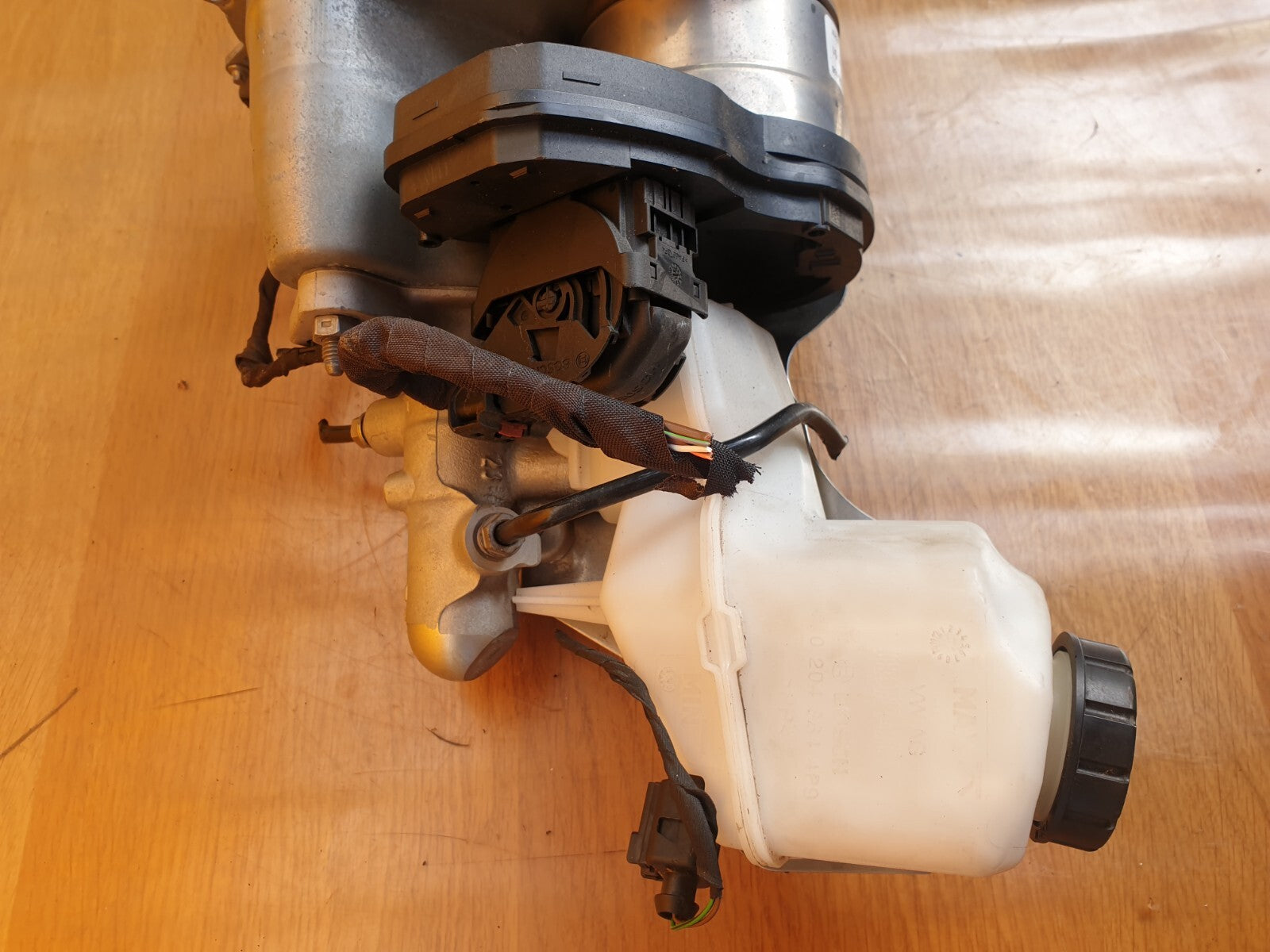 ebay-src:https://i.ebayimg.com/00/s/mtiwmfgxnjaw/z/lcsaaoswnu1l6w-i/$_57.jpg