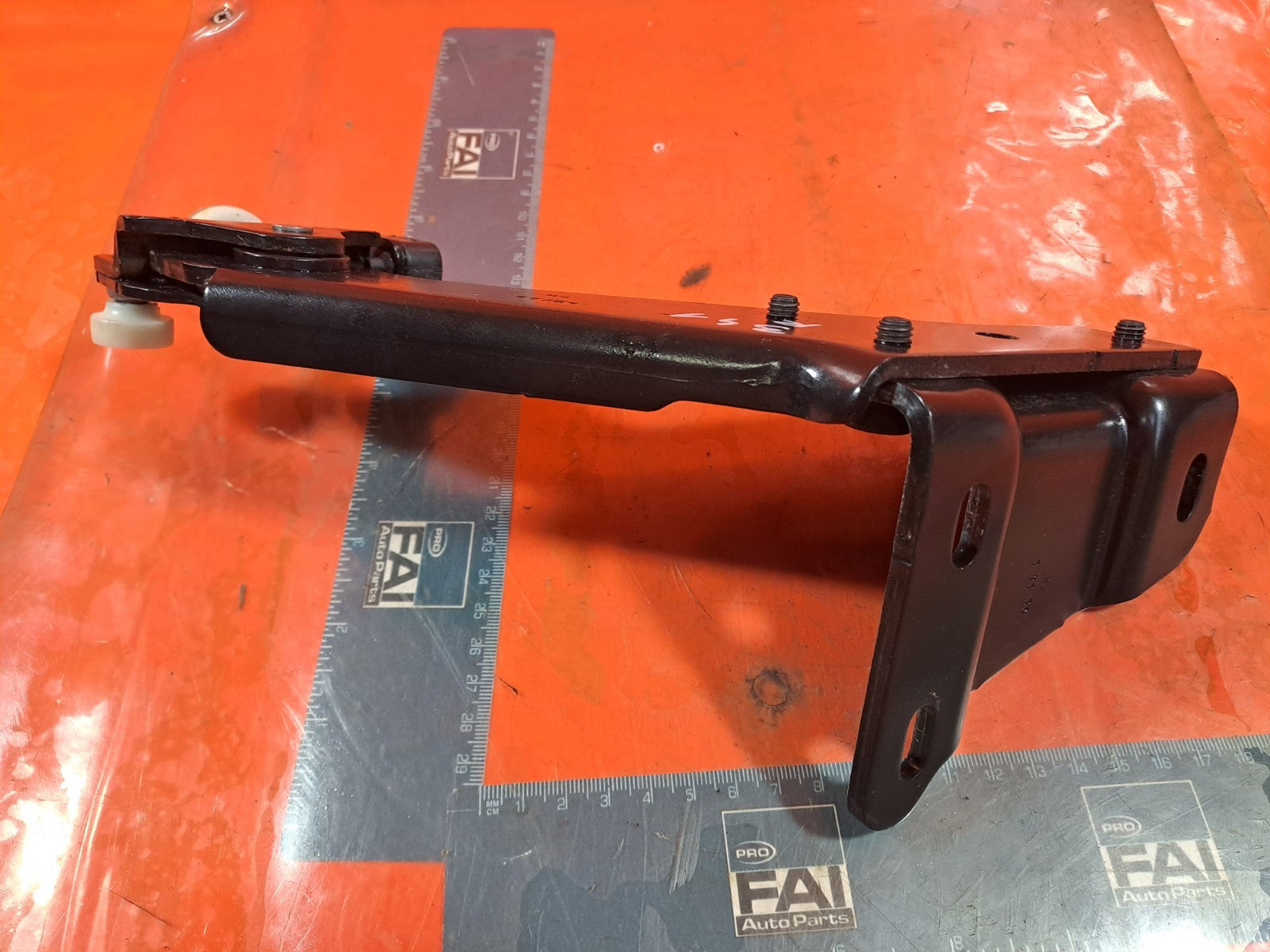 ebay-src:https://i.ebayimg.com/00/s/mtiwmfgxnjaw/z/escaaesw-ltpg4yp/$_57.jpg
