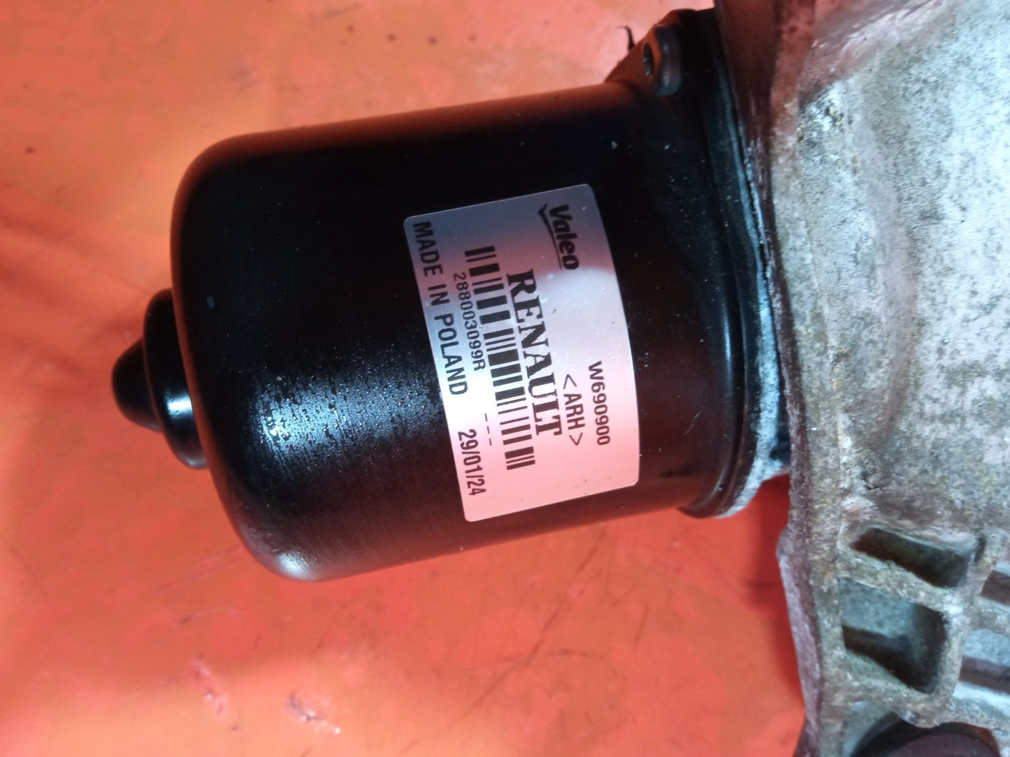 ✅Dacia Duster Journey 1.3 Petrol 2024 Front Wiper Linkage & Motor 288003099R - Image 8