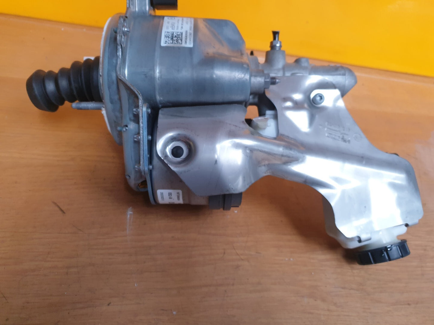 ebay-src:https://i.ebayimg.com/00/s/mtiwmfgxnjaw/z/uryaaosw-dpmyw7d/$_57.jpg