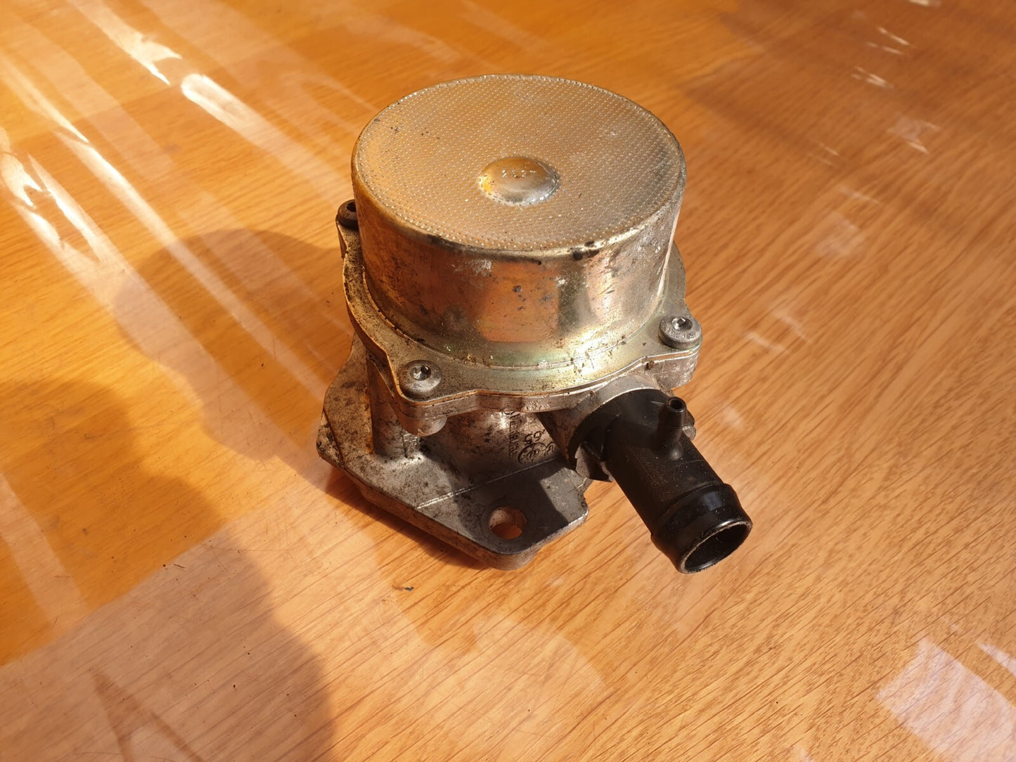 ebay-src:https://i.ebayimg.com/00/s/mtiwmfgxnjaw/z/wm0aaoswdutk-3bq/$_57.jpg
