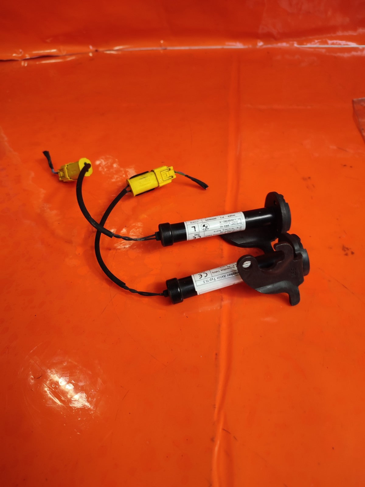 ✅BMW X1 F48 2.0 PETROL 2018 BONNET HINGE ACTUATORS PAIR 0589-P1-000095 Warranty - Image 9