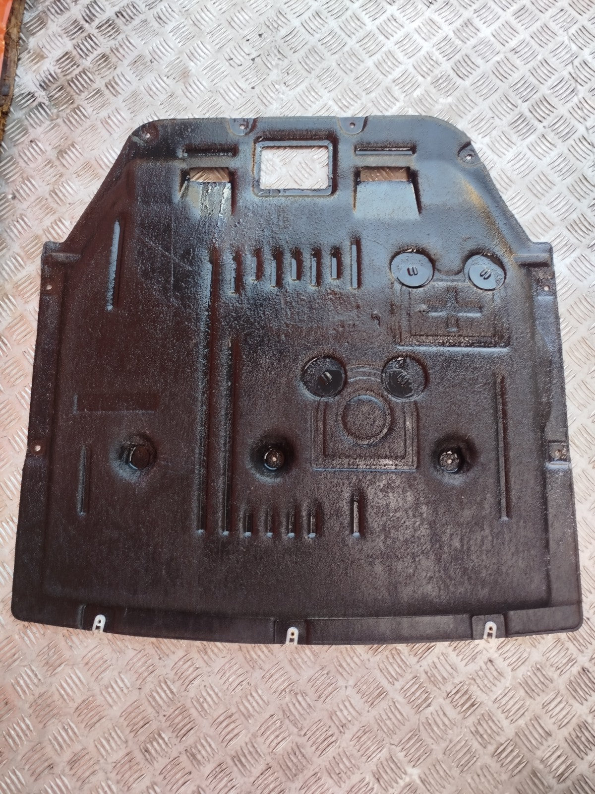 BMW F40 116D 1.5 Diesel 2021 Engine Undertray Cover 10487300 Warranty A365 - Image 3
