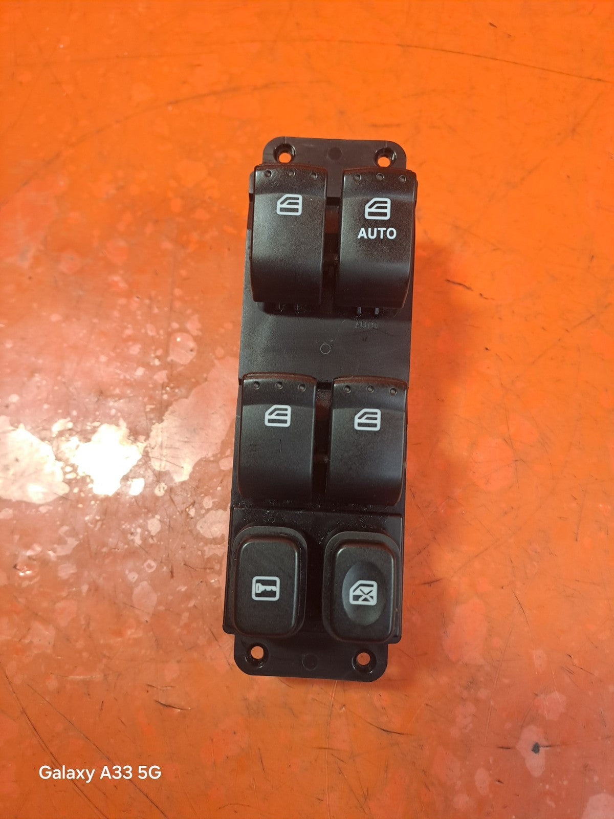 ✅SSANGYONG KORANDO 2.2 DIESEL 2015 FRONT RIGHT WINDOW SWITCH 202007153 Warranty - Image 1