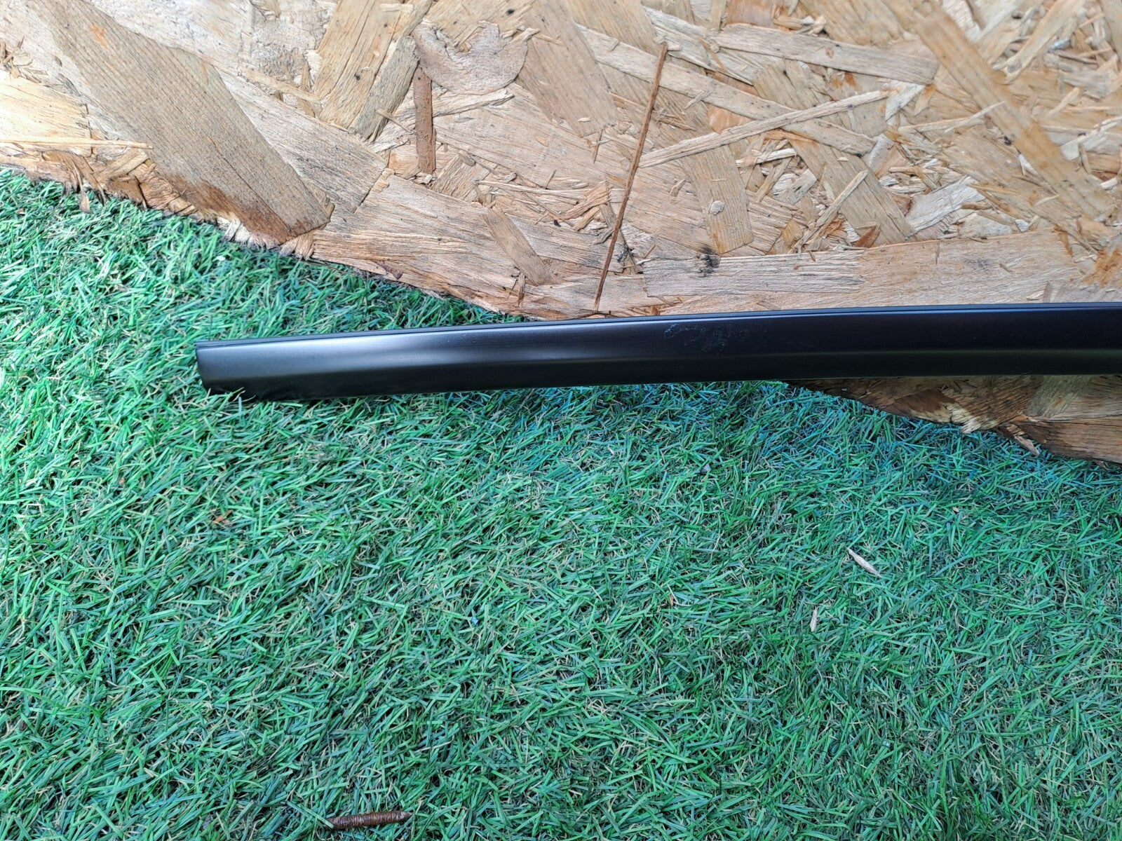 2024 TESLA MODEL 3 LONG RIGHT ROOF STRIP RAIL BAR COVER TRIM 1083520-40-D A207 - Image 2