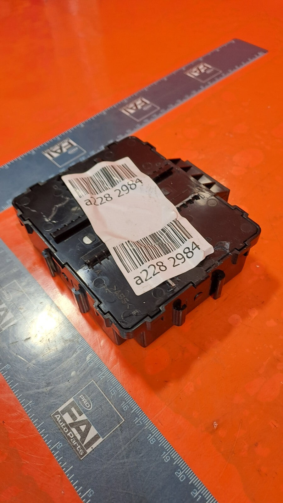 ebay-src:https://i.ebayimg.com/00/s/mtywmfg5mda=/z/ub4aaoswjftnbxic/$_57.jpg