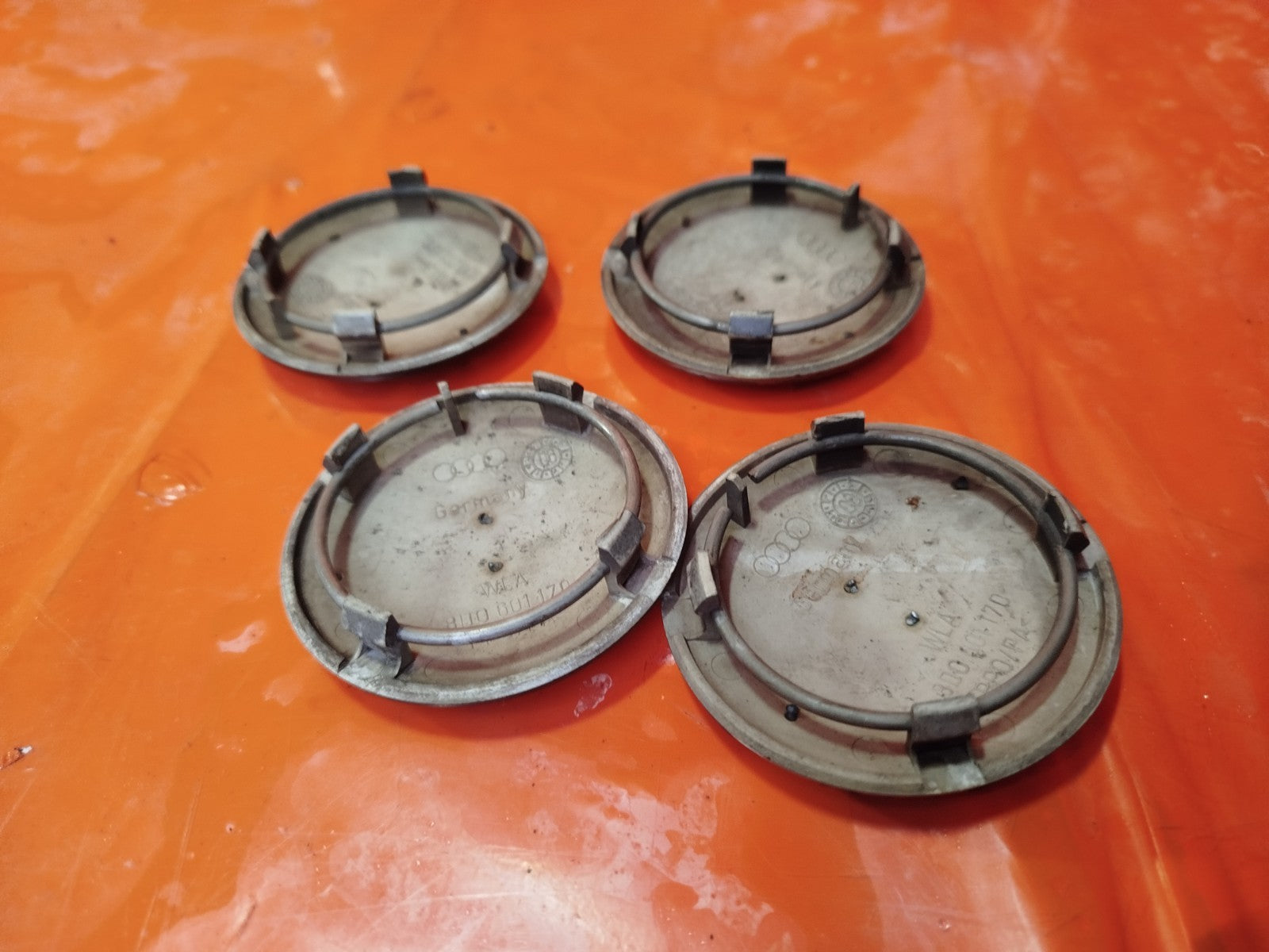✅AUDI Q7 ALLOY WHEEL CENTRE CAP COVER x4 8D0601170+ WARRANTY xAA - Image 4