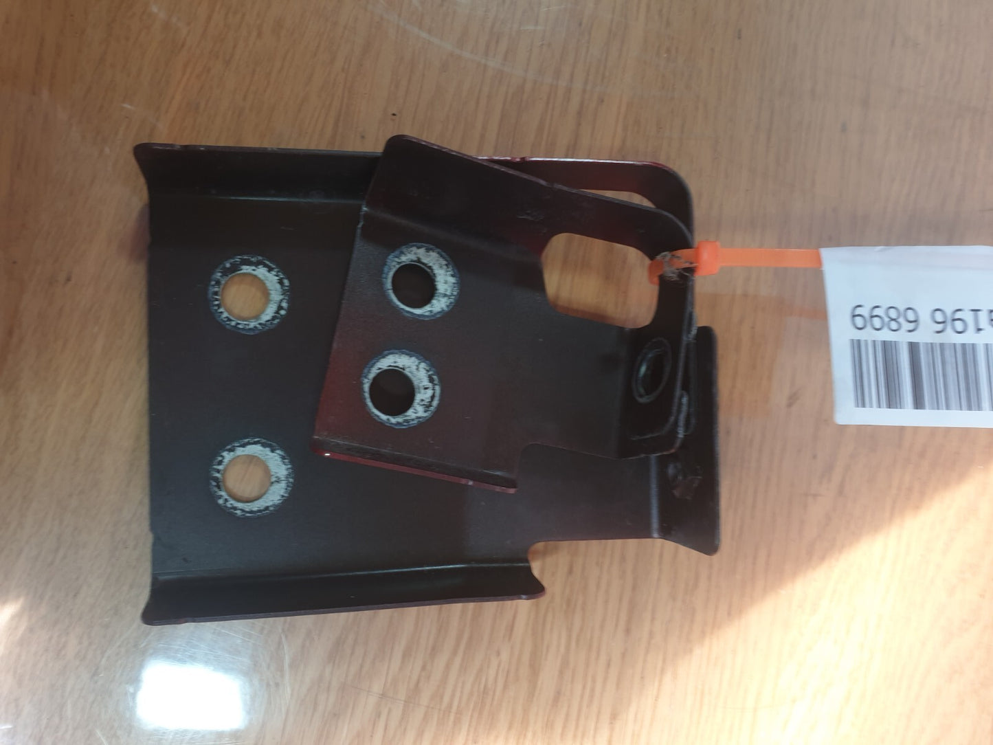 ✅2017 JAGUAR F-PACE X761 3.0P FRONT RIGHT FENDER MOUNT BRACKET HK8316A142AB A196 - Image 2
