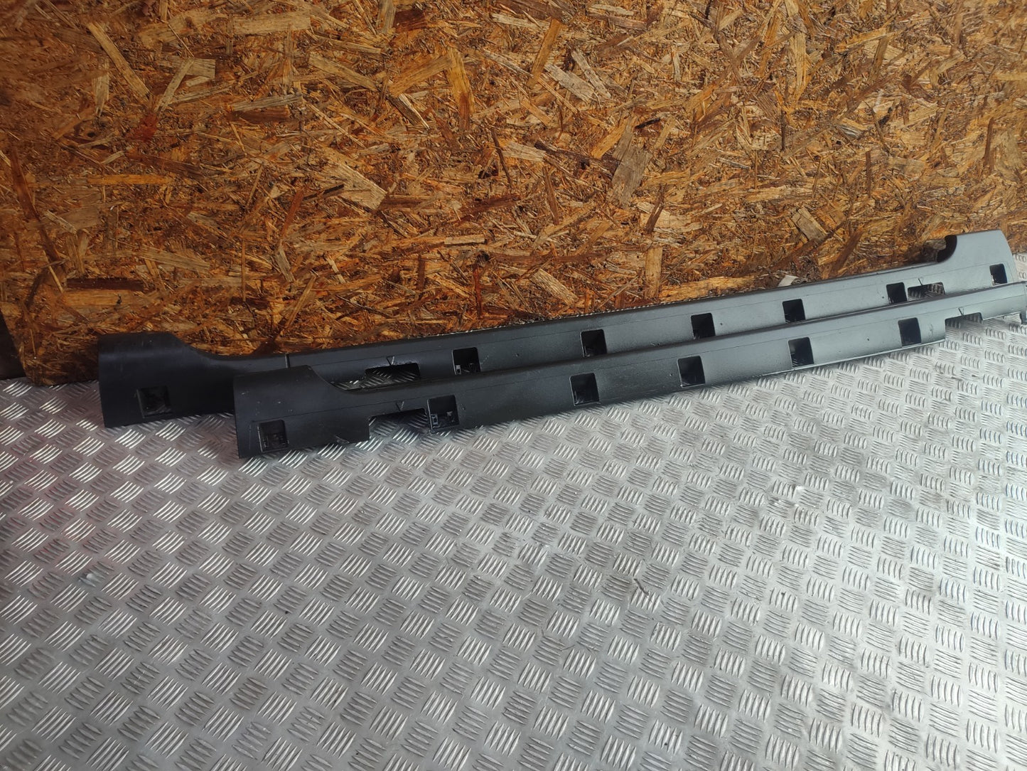 ✅2017 FORD GALAXY MK4 REAR SILL SKIRT PAIR EM2B-R101D57-A + WARRANTY A296 - Image 4