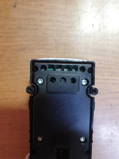 ✅2013 MERCEDES C CLASS W204 FRONT RIGHT DRIVER SIDE WINDOW SWITCH A2049055402 - Image 6