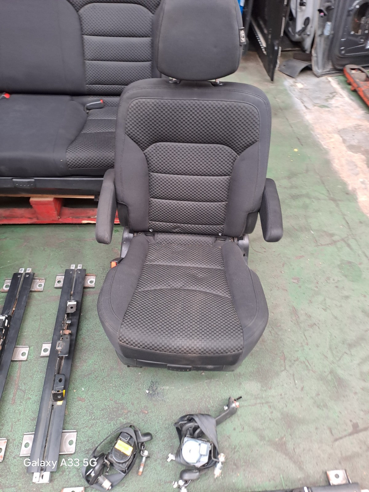 ✅2017 SSANGYONG RODIUS TURISMO 2nd & 3rd ROW SEATS WITH RAILS + WARRANTY A286 - Image 8