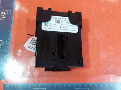 SKODA OCTAVIA MK3 1.4 PETROL 2018 KEYLESS ENTRY CONTROL MODULE ECU 5Q0959435C - Image 1