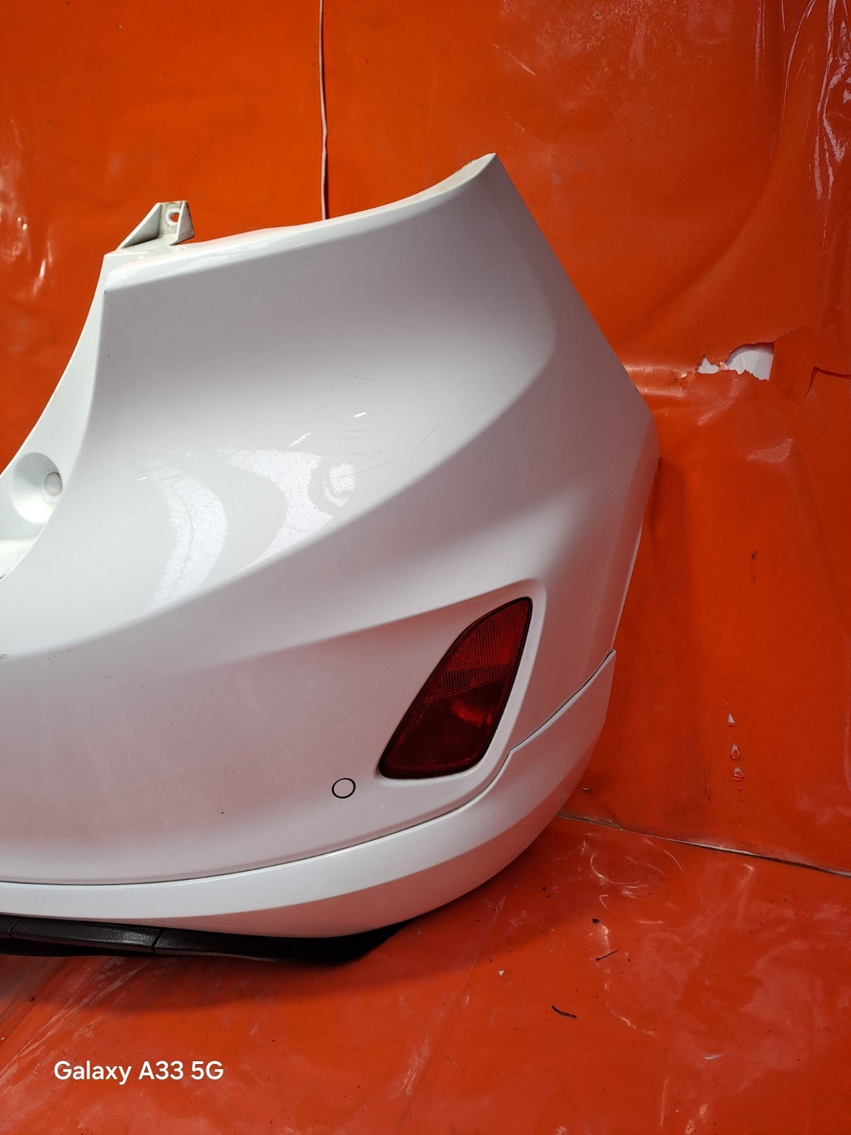 ✅2018 FORD FIESTA ST-LINE X REAR BUMPER FROZEN WHITE + WARRANTY - Image 2