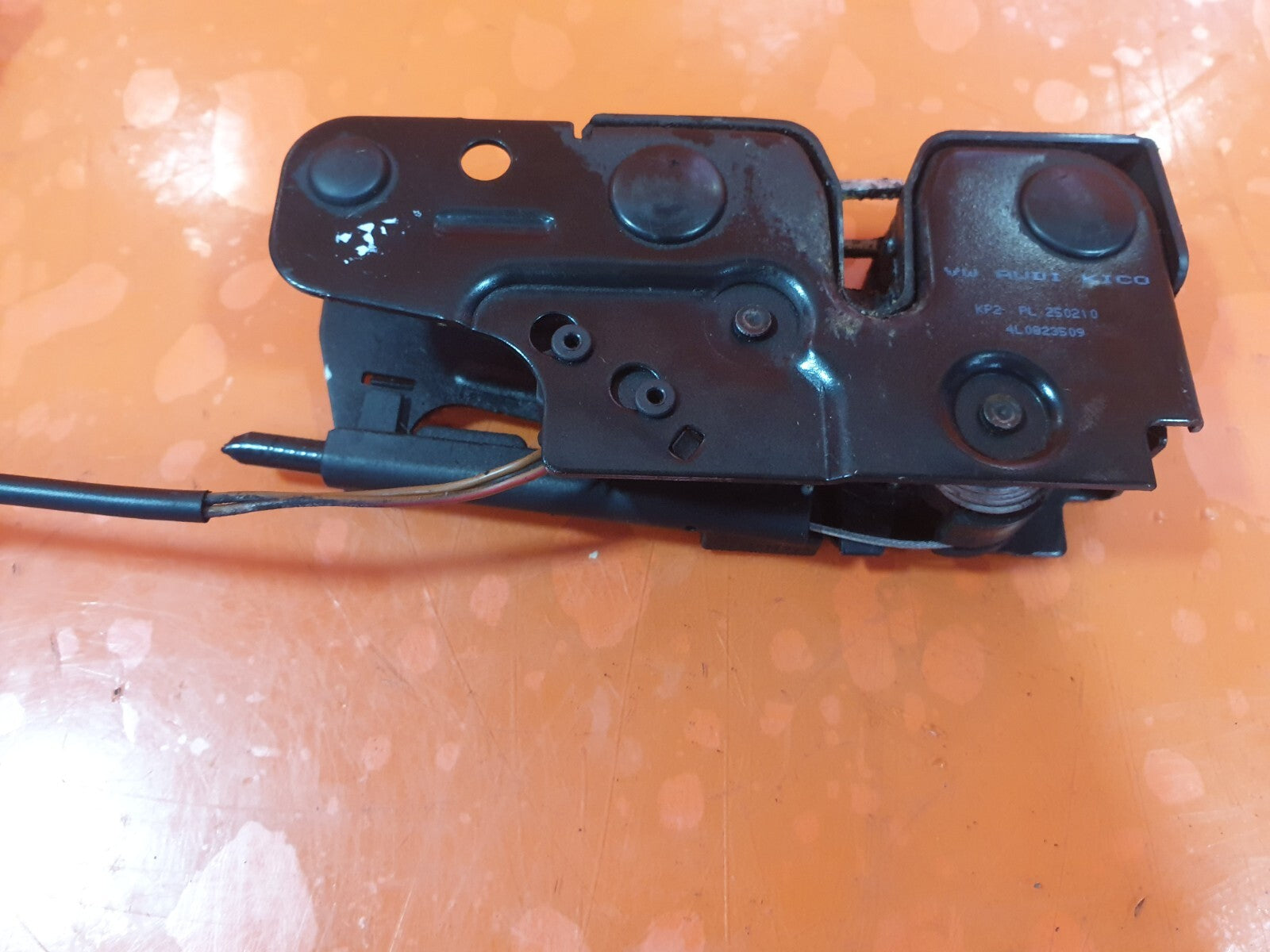 AUDI Q7 S-LINE 3.0 DIESEL 2010 BONNET HOOD LOCK MECHANISM 4L0823509 Warranty - Image 2