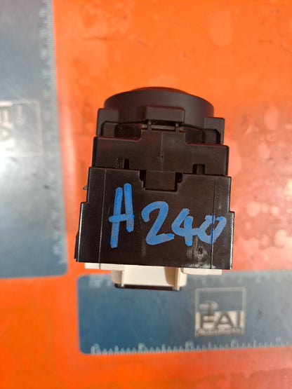 ✅2021 KIA STONIC GT-LINE 1.0P RIGHT DRIVER MIRROR CONTROL SWITCH 4D6480-1160 - Image 9