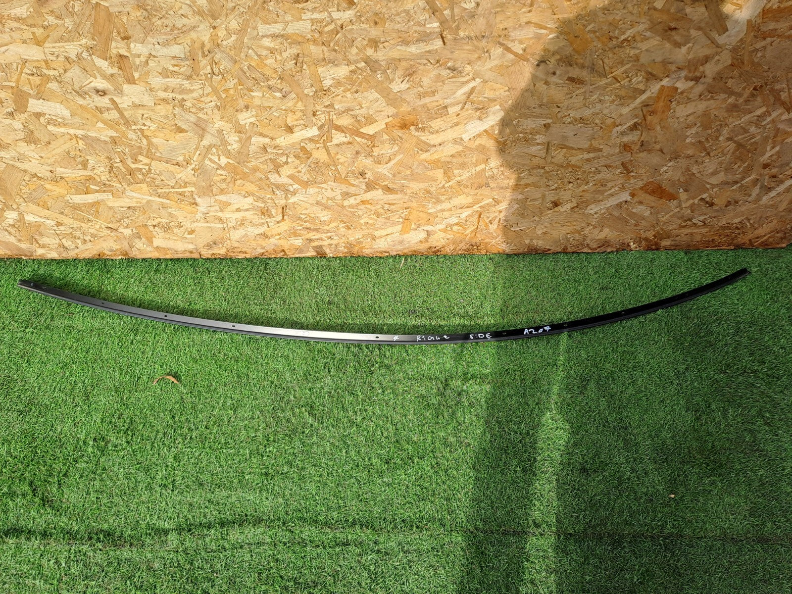 2024 TESLA MODEL 3 LONG RIGHT ROOF STRIP RAIL BAR COVER TRIM 1083520-40-D A207 - Image 10