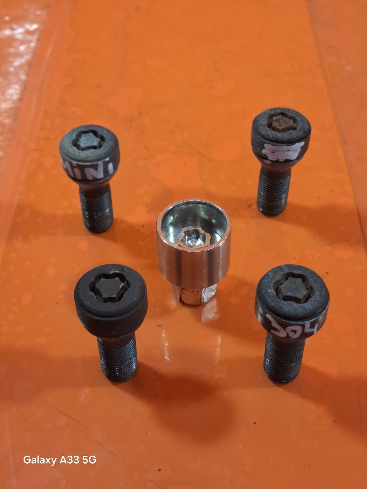 ✅MINI COUNTRYMAN MK3 1.6 DIESEL 2013 WHEEL LOCKING BOLT NUTS Warranty A304 - Image 5