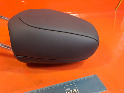 ✅TESLA Model 3 Long 2024 FRONT RIGHT HEADREST 1699949-01-C Warranty A207 - Image 4