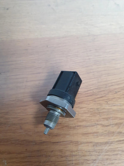 ✅Mercedes CLS 450 W257 3.0 Petrol 2019 Fuel Rail Pressure Sensor A2569050200 - Image 3
