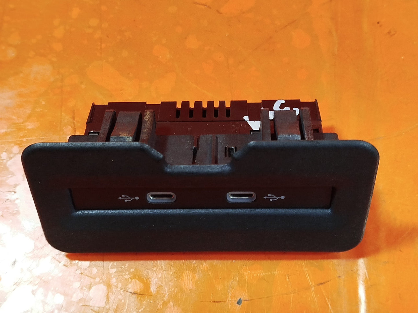 ✅FORD GRAND TOURNEO CONNECT 1.5 DIESEL 2024 USB PORT 5NA035736 Warranty A341 - Image 2