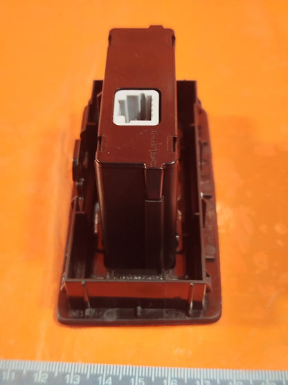 ✅2024 DACIA DUSTER JOURNEY USB AND CHARGING PORT 280230033R + WARRANTY A364 - Image 6