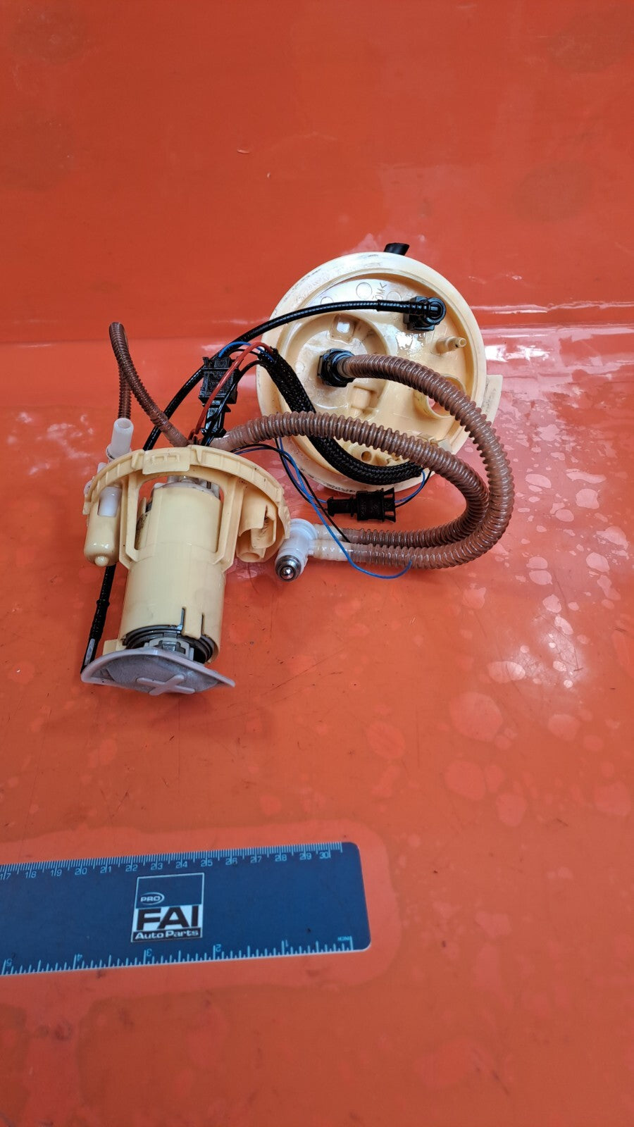 2015 LAND ROVER DISCOVERY 4 L319 3.0D FUEL PUMP SENDER UNIT AH229039BD A220 - Image 2