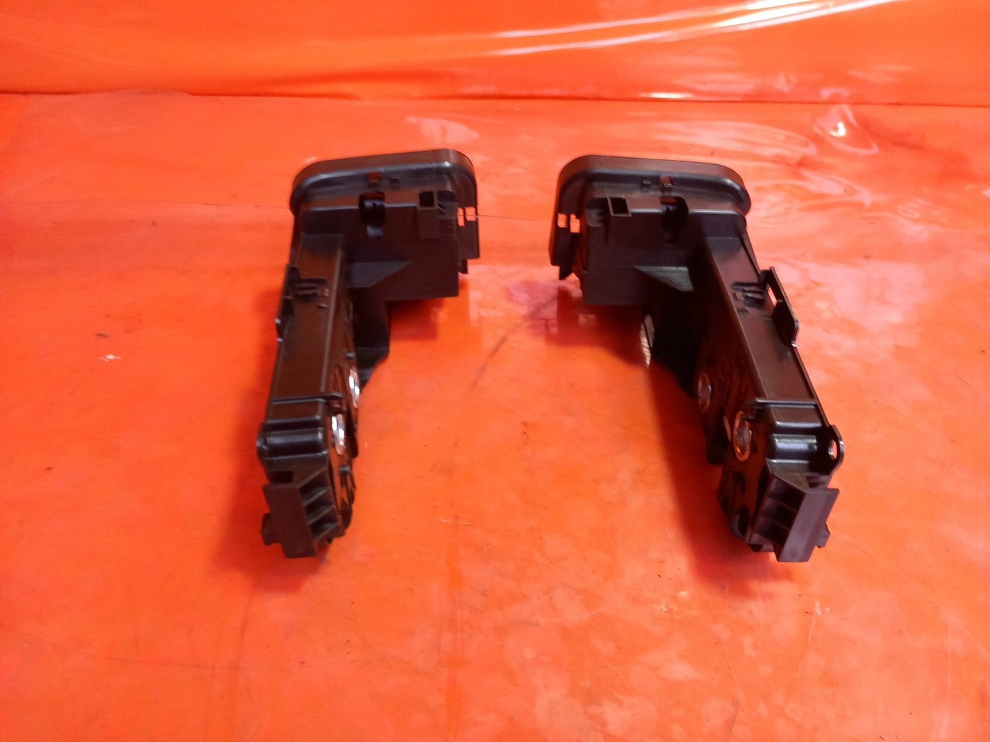 Polestar 2 Long Range 2023 Rear Seat Left and Right Lock Mechanism Warranty A312 - Image 5