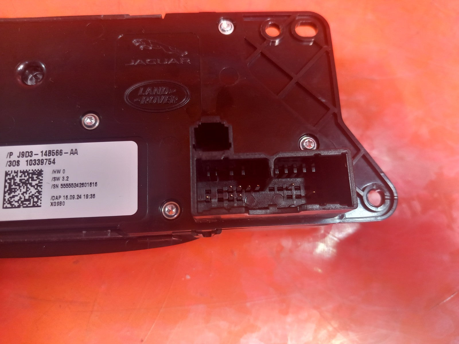 2025 Land Rover Defender L663 Seat Control Switch Button J9D3-14B566-AA A396 - Image 10