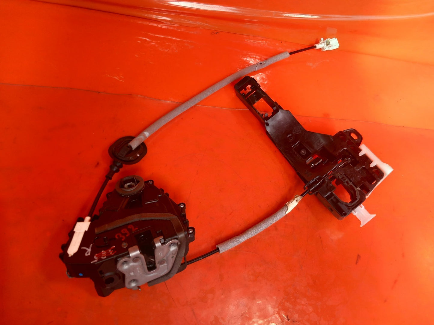 Renault Captur 1.6 Petrol 2023 Rear Right Door Lock 825024982R 806065425R A392 - Image 2