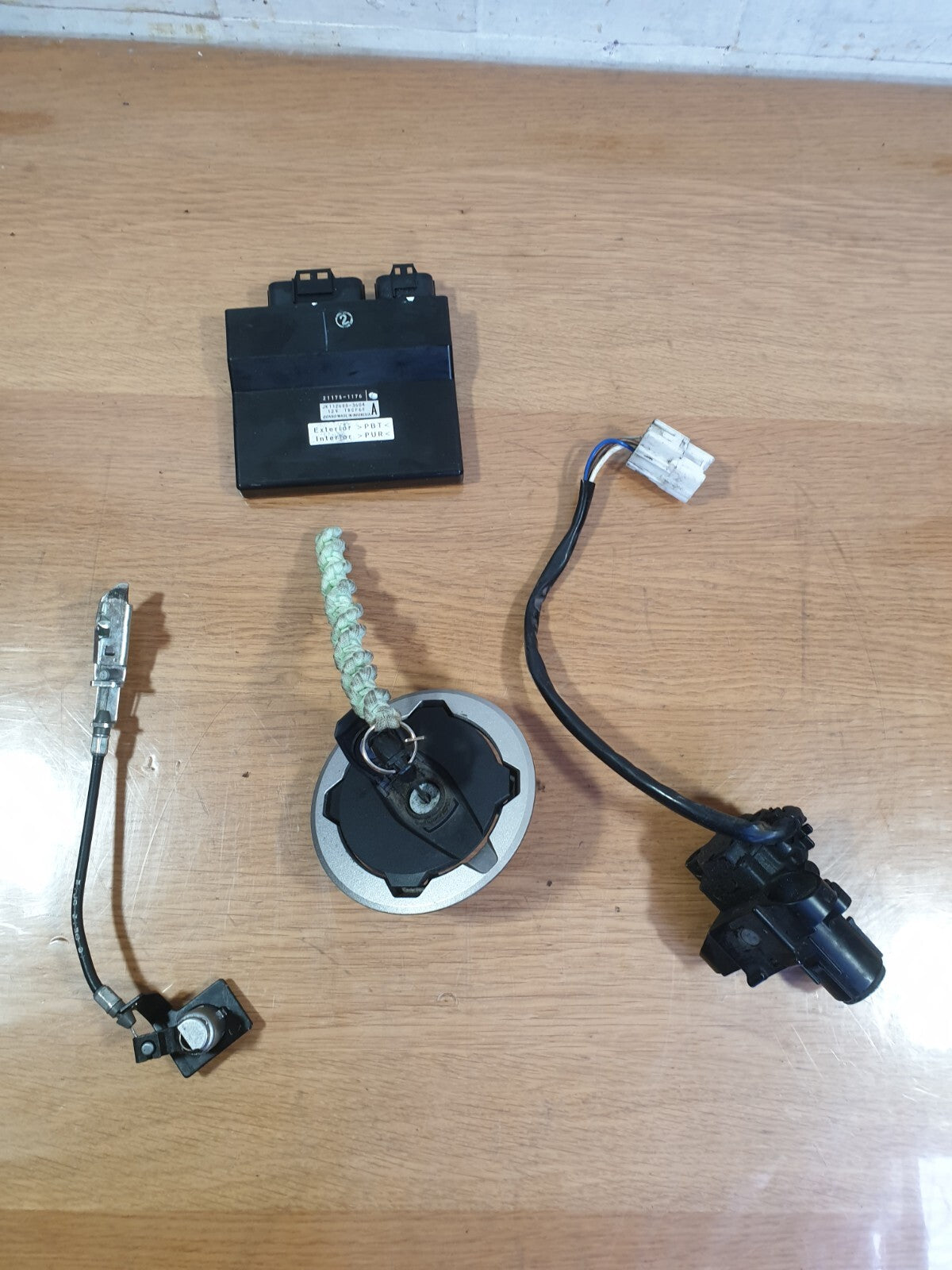 ✅2019 KAWASAKI EX650 NINJA PETROL COMPLETE LOCK WITH KEY 21175-1176 + WARRANTY - Image 2