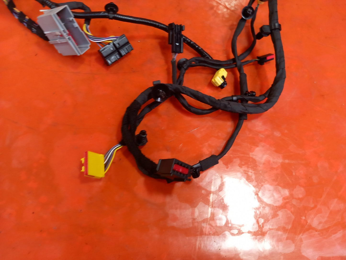 Land Rover Defender L663 3.0 Diesel 2025 Front Right Seat Wiring Loom R8B214B719 - Image 3